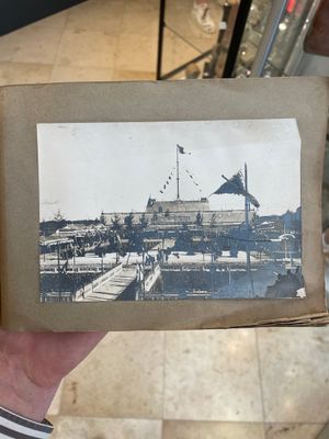 A photo album 'Fête du quarantenaire de S. M. KHAI-DINH empereur d'Annam', Vietnam, dated Oct. 1924 — photo 3