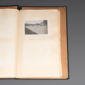 A photo album with sights and landmarks in China by staff of the Belgian Embassy, 20th C. — foto 14
