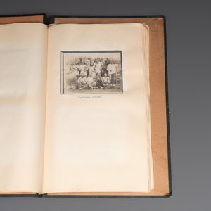 A photo album with sights and landmarks in China by staff of the Belgian Embassy, 20th C. — foto 16