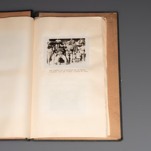 A photo album with sights and landmarks in China by staff of the Belgian Embassy, 20th C. — foto 17