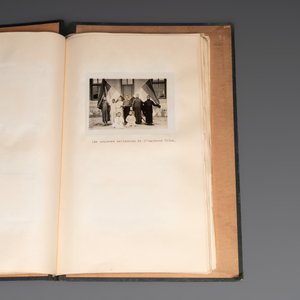 A photo album with sights and landmarks in China by staff of the Belgian Embassy, 20th C. — foto 24