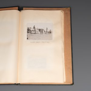 A photo album with sights and landmarks in China by staff of the Belgian Embassy, 20th C. — foto 25