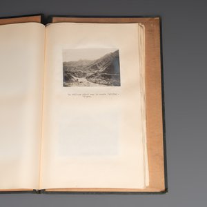 A photo album with sights and landmarks in China by staff of the Belgian Embassy, 20th C. — foto 27