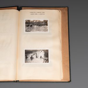 A photo album with sights and landmarks in China by staff of the Belgian Embassy, 20th C. — foto 36
