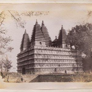 A photo album with sights, landmarks and people of China, incl. Canton, Shanghai, Hangzhou, Guanghzou and Hong Kong, late 19/early 20th C. — photo 13