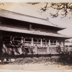 A photo album with sights, landmarks and people of China, incl. Canton, Shanghai, Hangzhou, Guanghzou and Hong Kong, late 19/early 20th C. — photo 14