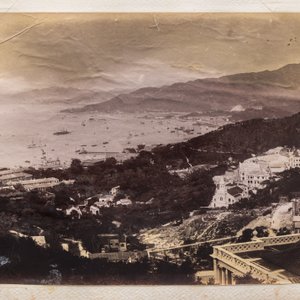 A photo album with sights, landmarks and people of China, incl. Canton, Shanghai, Hangzhou, Guanghzou and Hong Kong, late 19/early 20th C. — photo 24