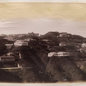 A photo album with sights, landmarks and people of China, incl. Canton, Shanghai, Hangzhou, Guanghzou and Hong Kong, late 19/early 20th C. — photo 25