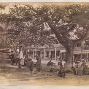 A photo album with sights, landmarks and people of China, incl. Canton, Shanghai, Hangzhou, Guanghzou and Hong Kong, late 19/early 20th C. — photo 27