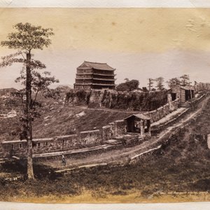 A photo album with sights, landmarks and people of China, incl. Canton, Shanghai, Hangzhou, Guanghzou and Hong Kong, late 19/early 20th C. — photo 28
