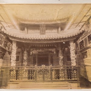 A photo album with sights, landmarks and people of China, incl. Canton, Shanghai, Hangzhou, Guanghzou and Hong Kong, late 19/early 20th C. — photo 32