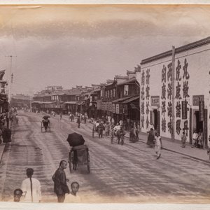 A photo album with sights, landmarks and people of China, incl. Canton, Shanghai, Hangzhou, Guanghzou and Hong Kong, late 19/early 20th C. — photo 5