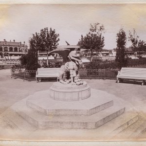 A photo album with sights, landmarks and people of China, incl. Canton, Shanghai, Hangzhou, Guanghzou and Hong Kong, late 19/early 20th C. — photo 10