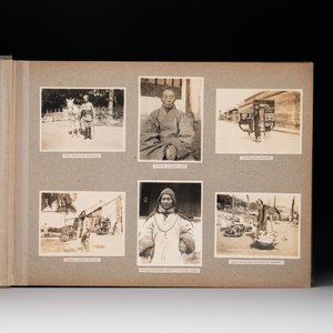 A photo album with sights, landmarks and people of Shanghai, 19/20th C. — photo 1