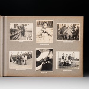 A photo album with sights, landmarks and people of Shanghai, 19/20th C. — photo 9