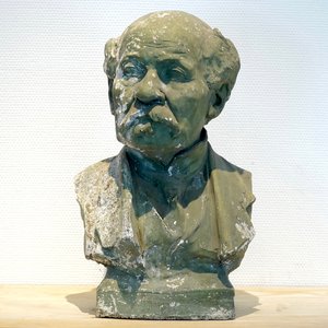 A plaster cast of a male bust, 19/20th C., Bruges — 照片 1