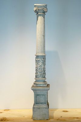 A plaster cast of an Ionic column on stand, 19/20th C., Bruges