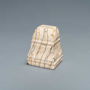 A polished mammoth tooth stand, 17/18th C. — 照片 2