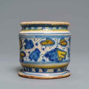 A polychrome Antwerp maiolica albarello, 2nd half 16th C. — 照片 2