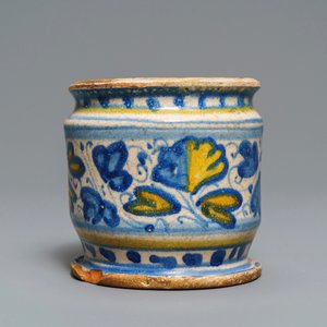 A polychrome Antwerp maiolica albarello, 2nd half 16th C. — 照片 5