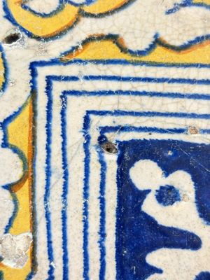 A polychrome Antwerp maiolica 'ornamental' tile, ca. 1560 — photo 3