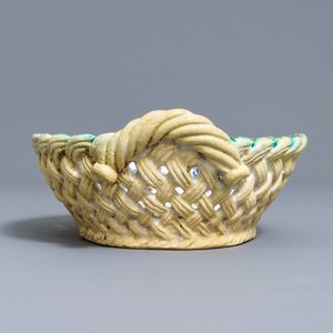 A polychrome Brussels faience 'à la haie fleurie' basket, 18th C. — 照片 7