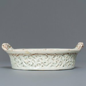A polychrome Brussels faience 'à la haie fleurie' reticulated basket, 18th C. — photo 3