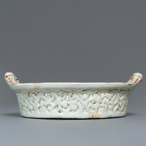 A polychrome Brussels faience 'à la haie fleurie' reticulated basket, 18th C. — photo 5