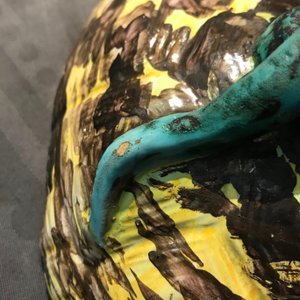 A polychrome Brussels faience box and cover in the shape of a turtle, 18th C. — 照片 11