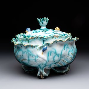 A polychrome Brussels faience 'cabbage' tureen and cover, 18th C. — photo 3