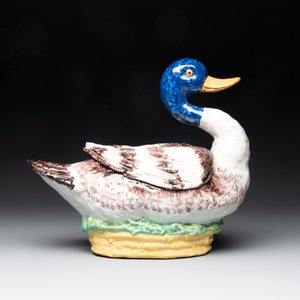 A polychrome Brussels faience duck-shaped tureen and cover, 2nd half 18th C. — photo 4
