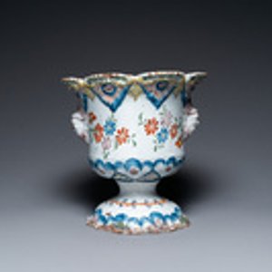 A polychrome Brussels faience jardinière, 18th C. — photo 3