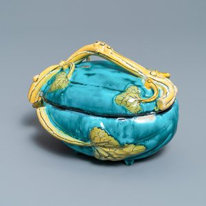 A polychrome Brussels faience melon-shaped tureen and cover, 18th C. — photo 1