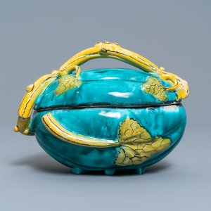 A polychrome Brussels faience melon-shaped tureen and cover, 18th C. — photo 4