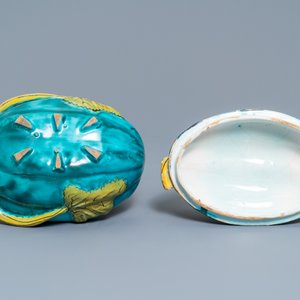 A polychrome Brussels faience melon-shaped tureen and cover, 18th C. — photo 7