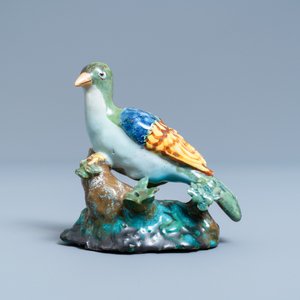 A polychrome Brussels faience model of a seated pigeon, 18th C. — photo 2
