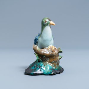 A polychrome Brussels faience model of a seated pigeon, 18th C. — photo 3