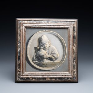 A polychrome Brussels faience oval molded plaque and a matching grisaille painting on copper of a man with a jug, early 19th C. — photo 4