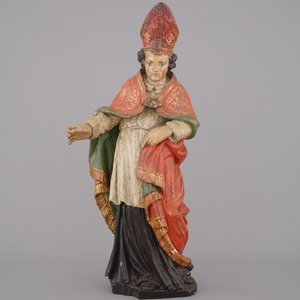 A polychrome carved wood figure of a bishop, 18th C. — 照片 3