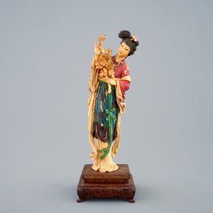 A polychrome Chinese carved ivory figure of Guanyin on wood base, 19th C. — photo 2