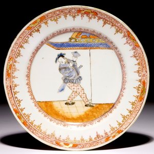 A polychrome Chinese "South Sea bubble" plate with a harlequin, Kangxi/Yongzheng — photo 1