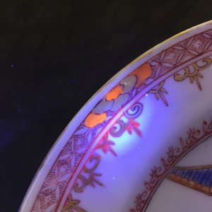 A polychrome Chinese "South Sea bubble" plate with a harlequin, Kangxi/Yongzheng — photo 8