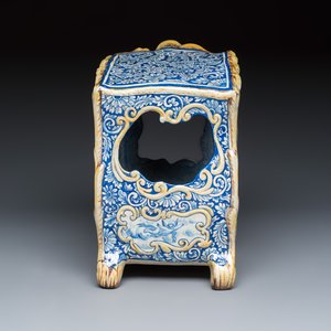A polychrome Delft style French faience model of a carriage — photo 2