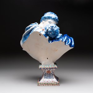 A polychrome Delft-style 'The Kiss' group after Jean Antoine Houdon (1741-1828), Samson, Paris, 19th C. — 照片 3