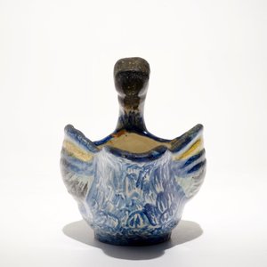 A polychrome duck-shaped sauce boat, Northern France, 18th C. — photo 3