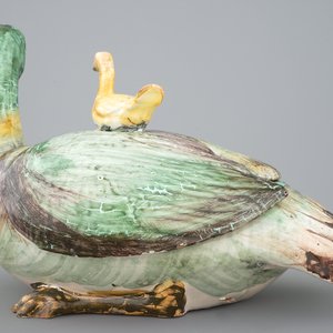 A polychrome duck-shaped tureen and cover, prob. Brussels, 18th C. — 照片 4