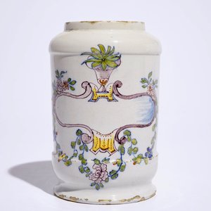 A polychrome Dutch Delft albarello-shaped pharmacy drug jar, 18th C. — photo 5