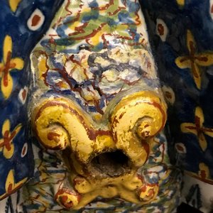A polychrome Dutch Delft 'Bobbejak' rope twist handle cistern, 18th C. — photo 11