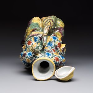 A polychrome Dutch Delft 'Bobbejak' table fountain and cover, 18th C. — 照片 6