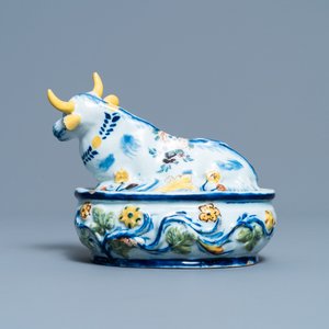 A polychrome Dutch Delft butter tub and cow cover, 18th C. — photo 4